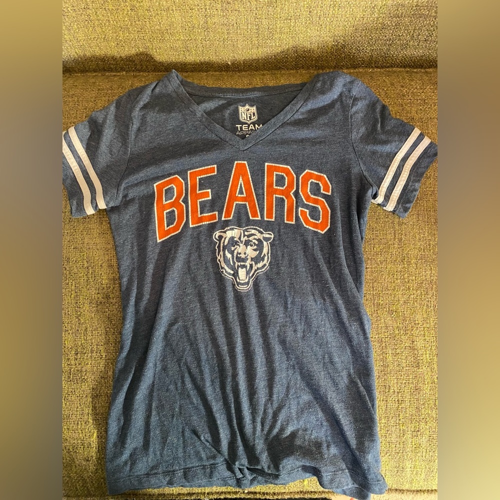 Chicago Bears Womens V-neck tee - size S - Navy Heather - vintage look nwot